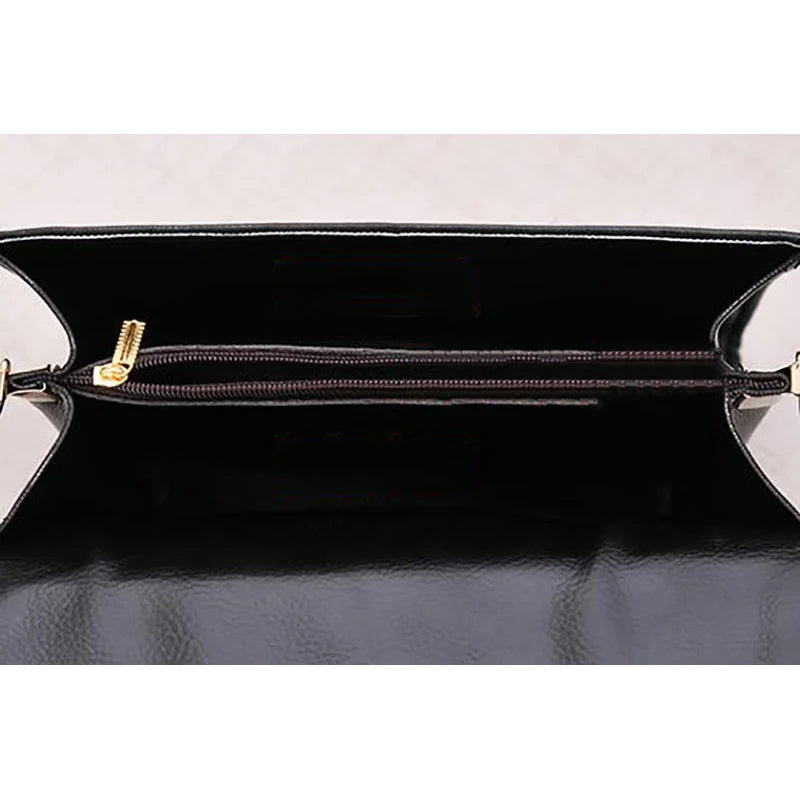 Bolsa Transversal Feminina de Couro - Design Clássico com Alça Ajustável