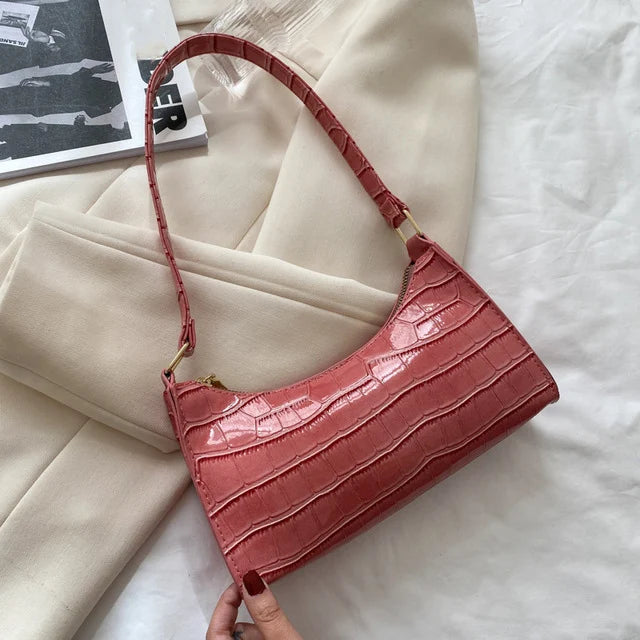 Bolsa Casual Retrô Feminina - Elegância em Couro com Alça de Corrente