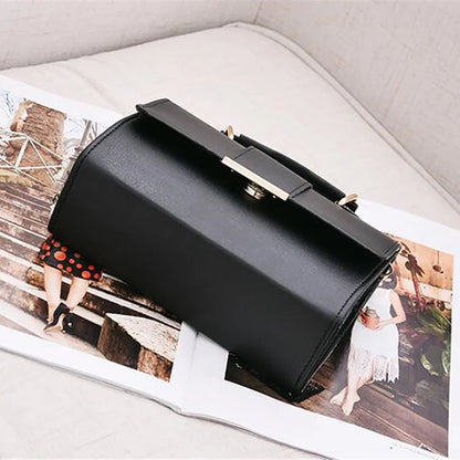 Bolsa Transversal Feminina de Couro - Design Clássico com Alça Ajustável
