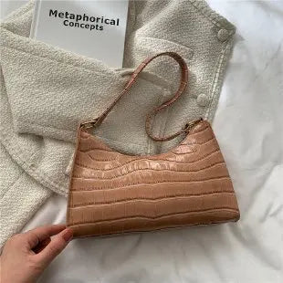Bolsa Casual Retrô Feminina - Elegância em Couro com Alça de Corrente