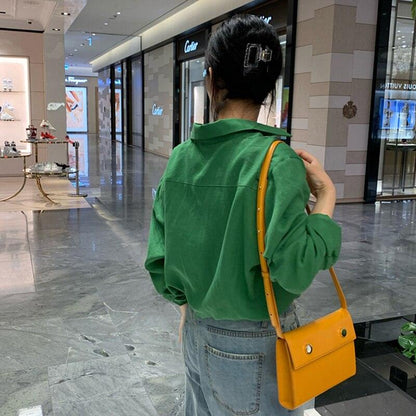 Camisas Vintage Femininas em Algodão e Linho: Elegância Retrô para 2024 - Loja Universo 4V