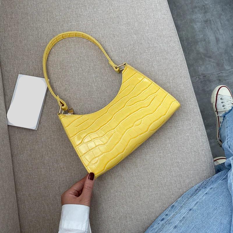 Bolsa Casual Retrô Feminina - Elegância em Couro com Alça de Corrente