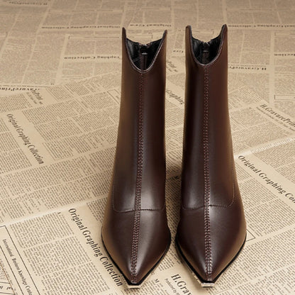 Bota Feminina Chelsea de Couro – Estilo Gótico e Elegância em Cada Detalhe