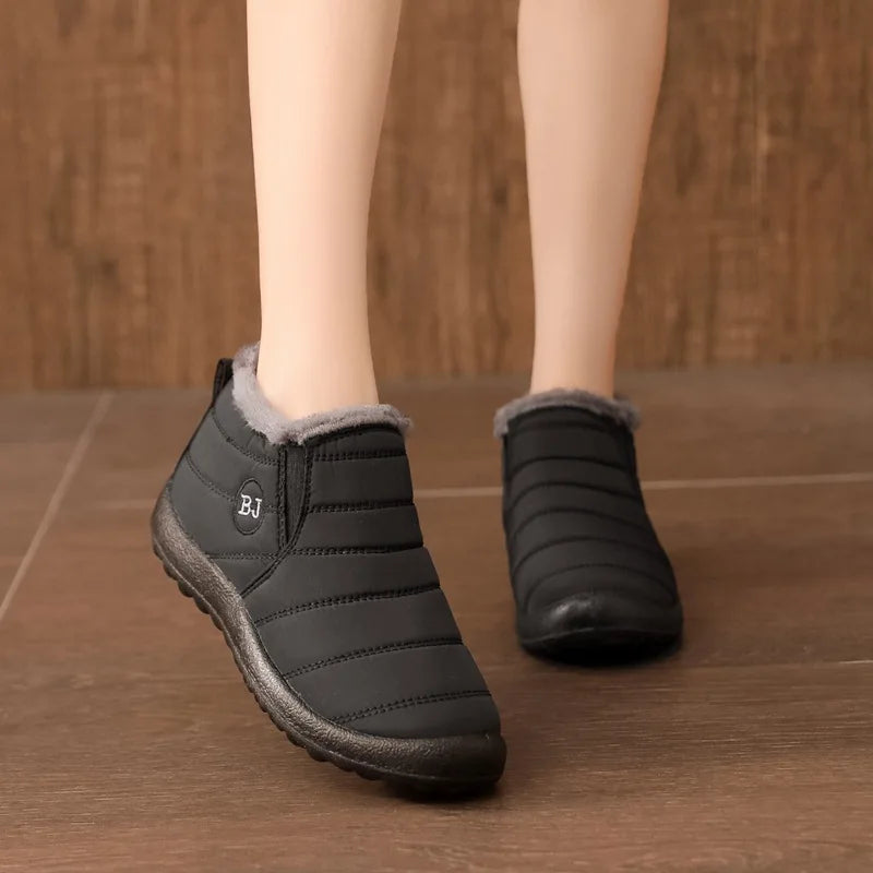 Bota Feminina Impermeável – Conforto, Estilo e Segurança em Cada Passo