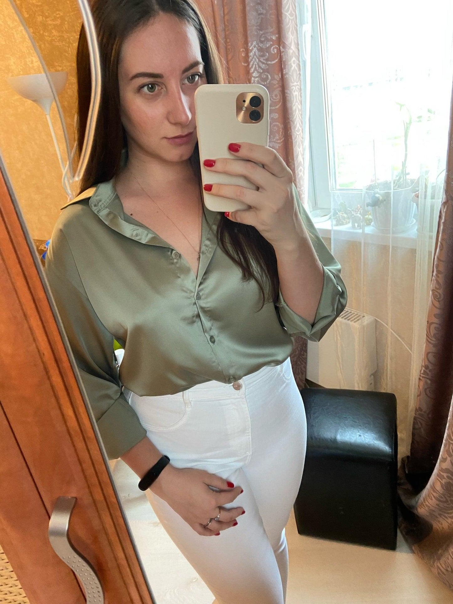 Camisa de Cetim Vintage para Outono/Inverno: Elegância com Botões Frontais - Loja Universo 4V